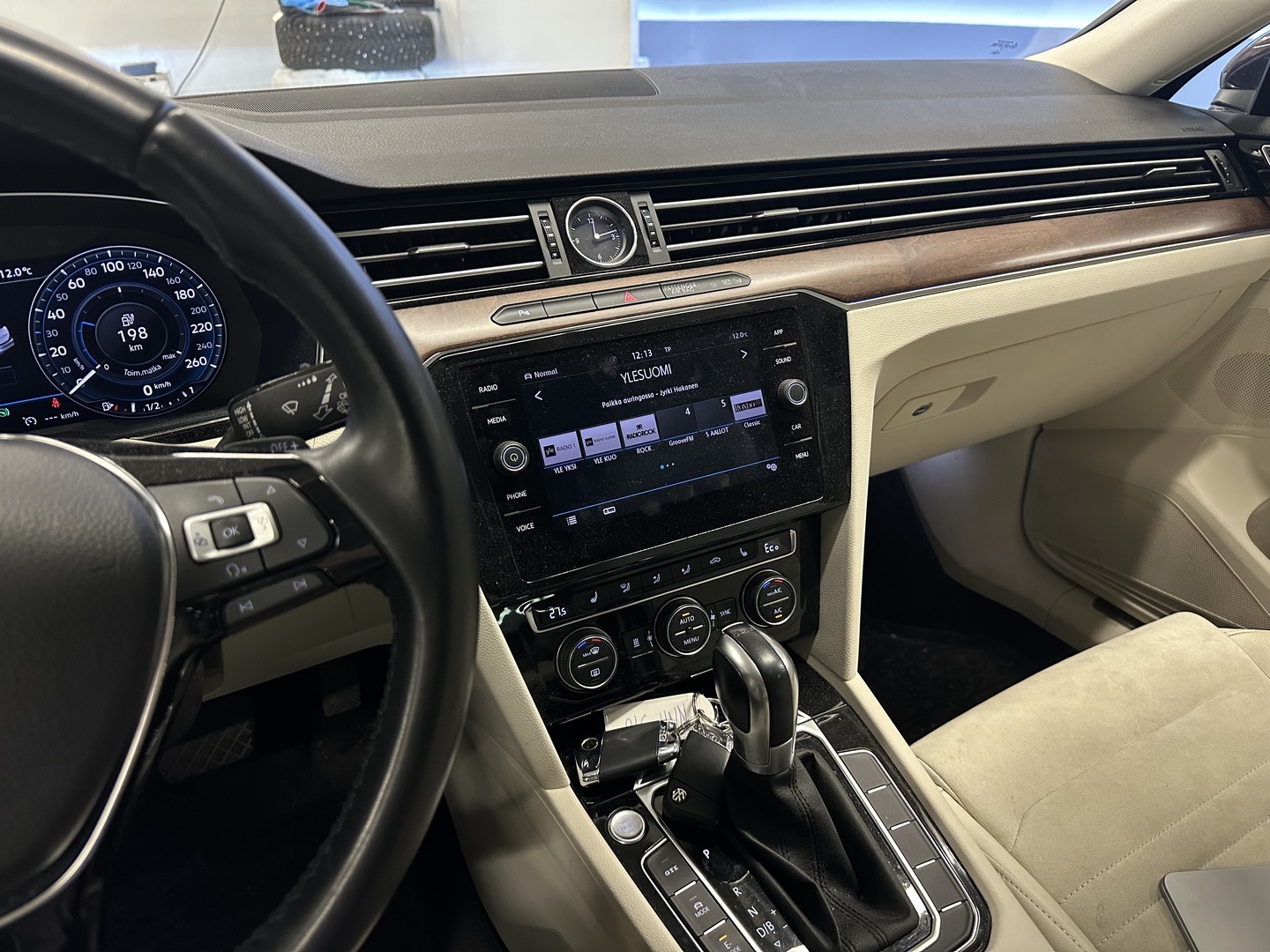 VOLKSWAGEN Passat 2017