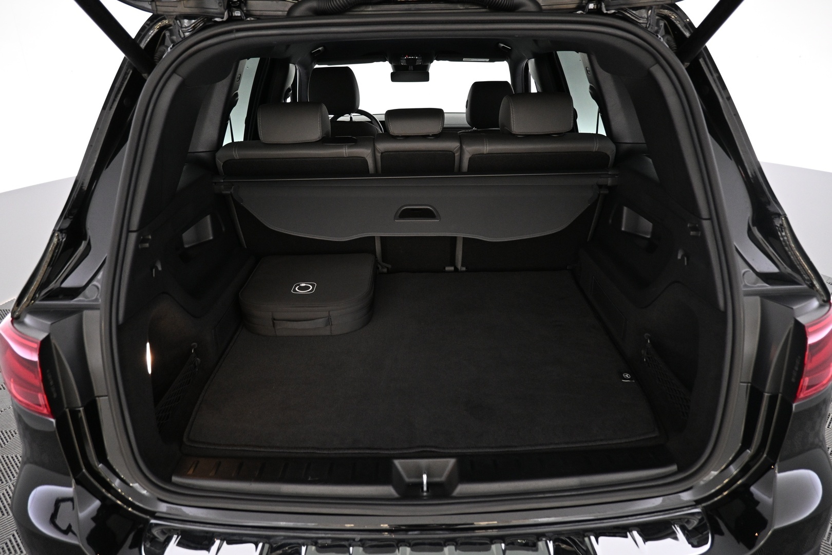 MERCEDES-BENZ EQB 2025