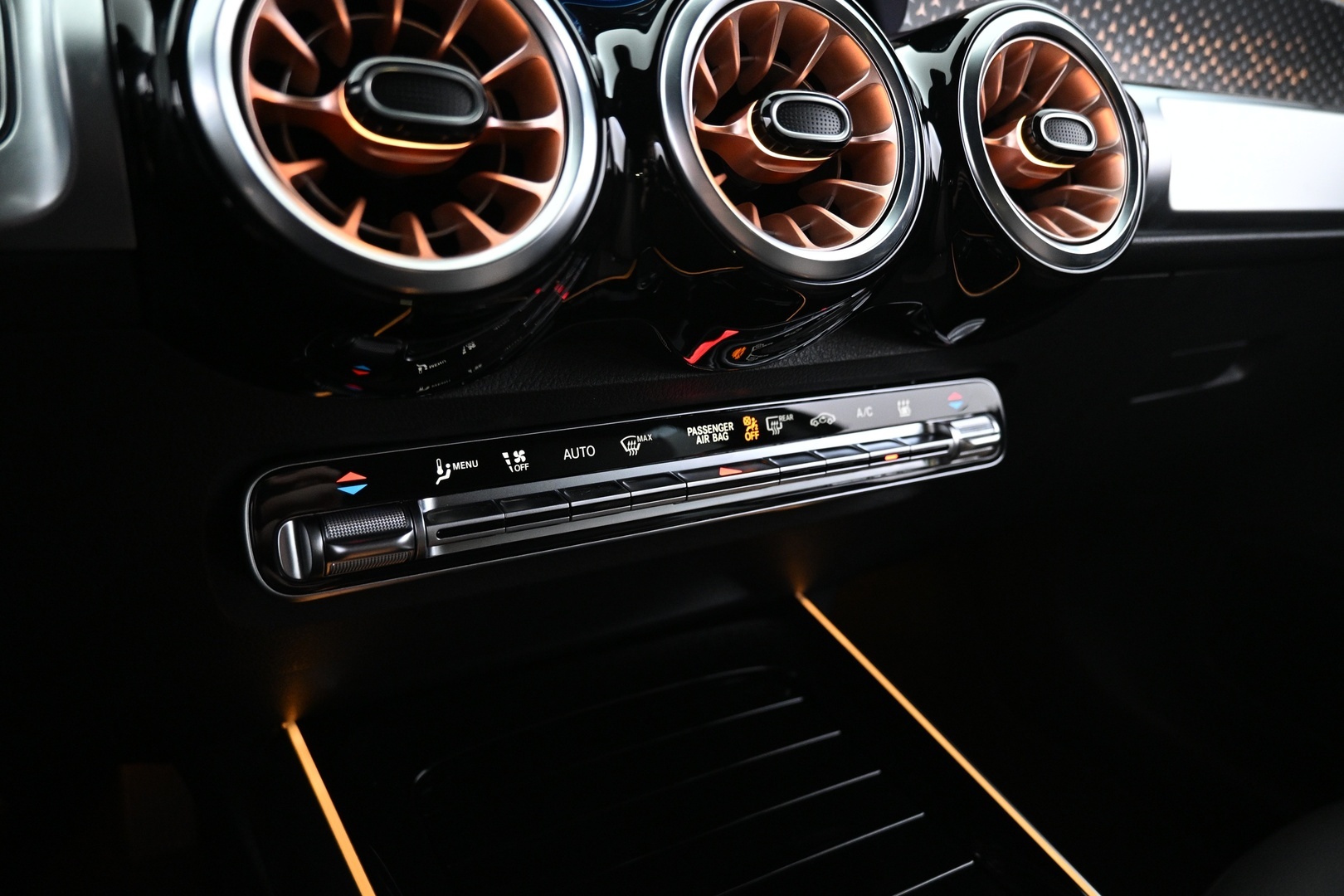 MERCEDES-BENZ EQB 2025