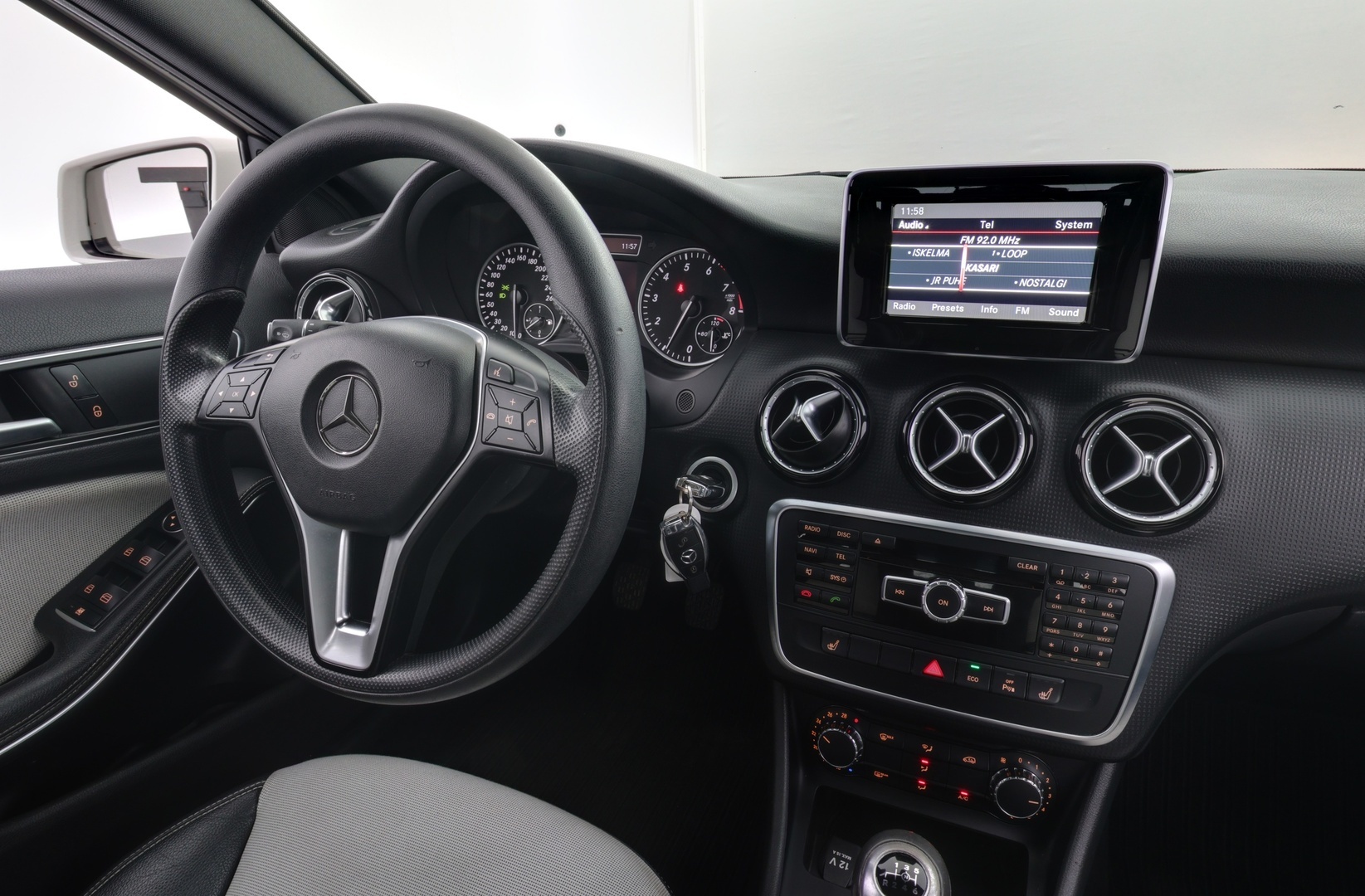 MERCEDES-BENZ A 2013