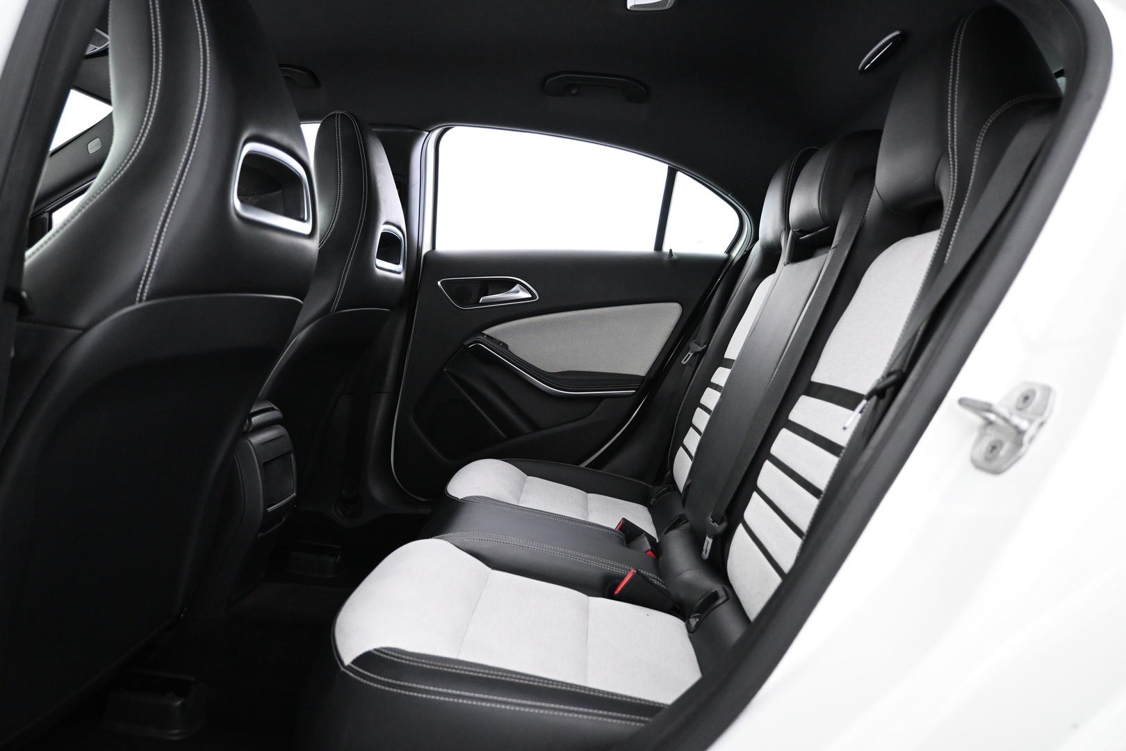 MERCEDES-BENZ A 2013