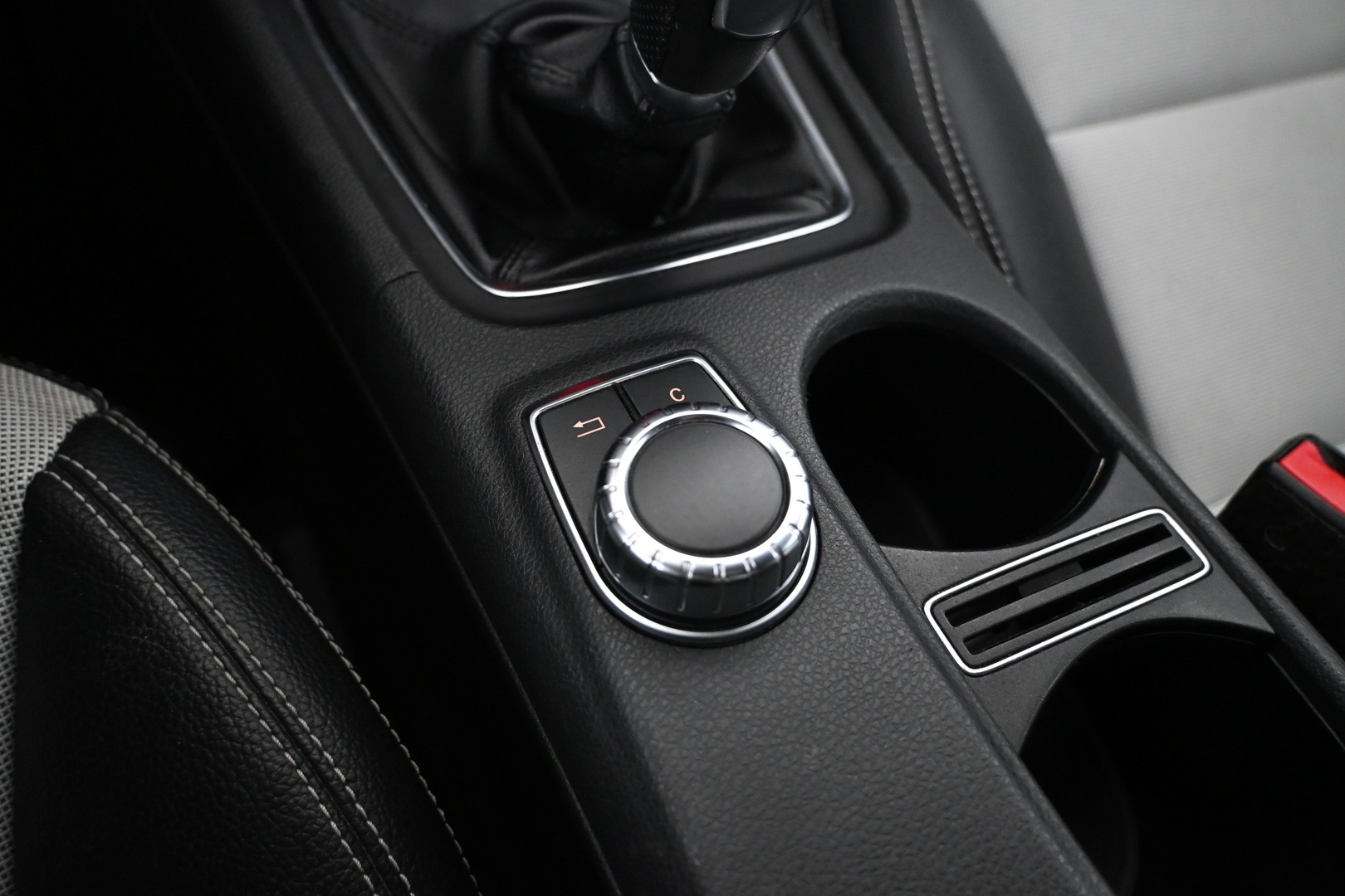 MERCEDES-BENZ A 2013