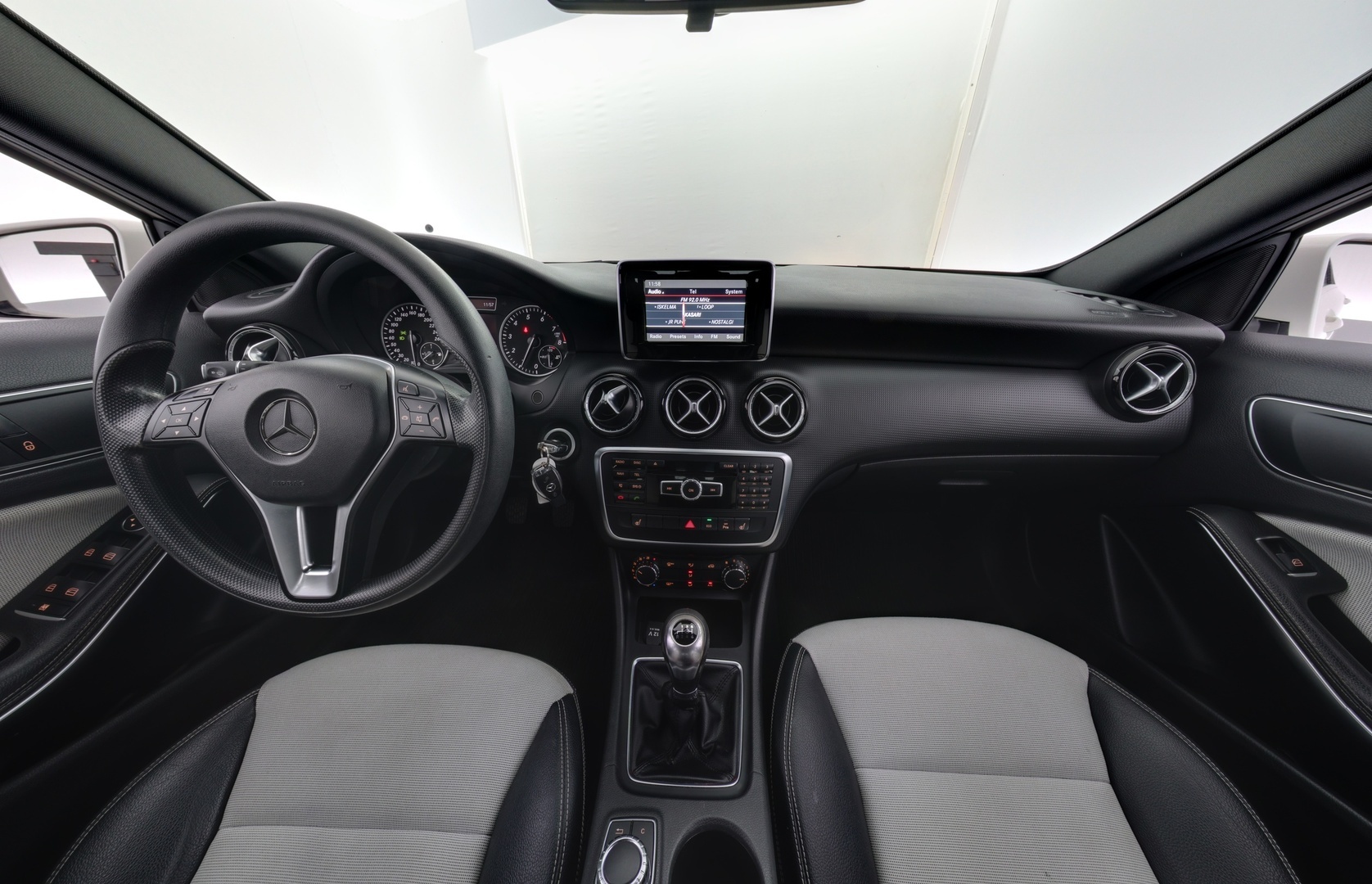 MERCEDES-BENZ A 2013
