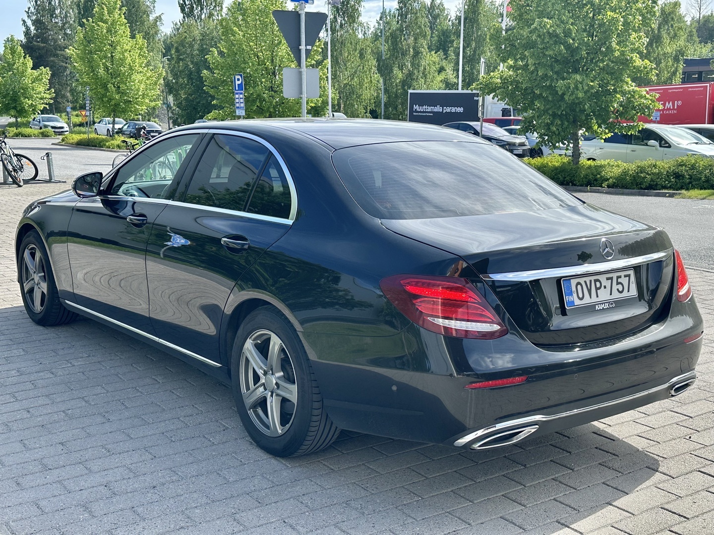 MERCEDES-BENZ E 2017