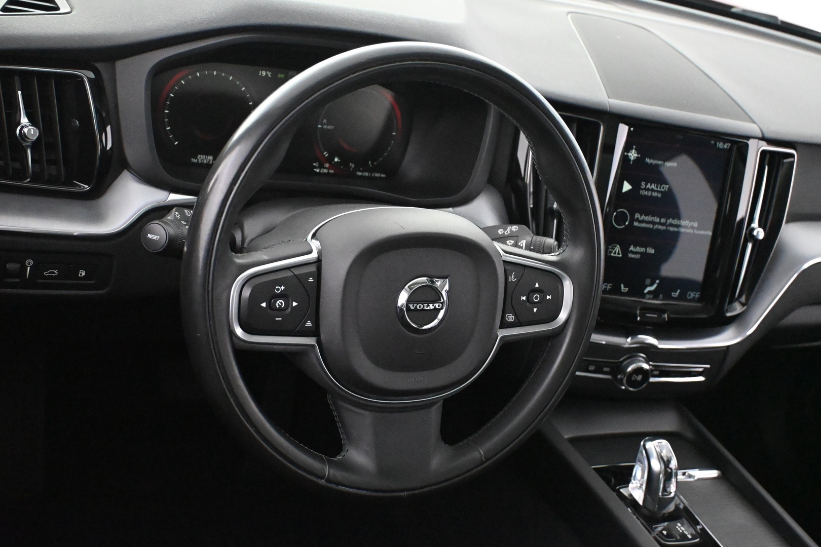 VOLVO XC60 2019