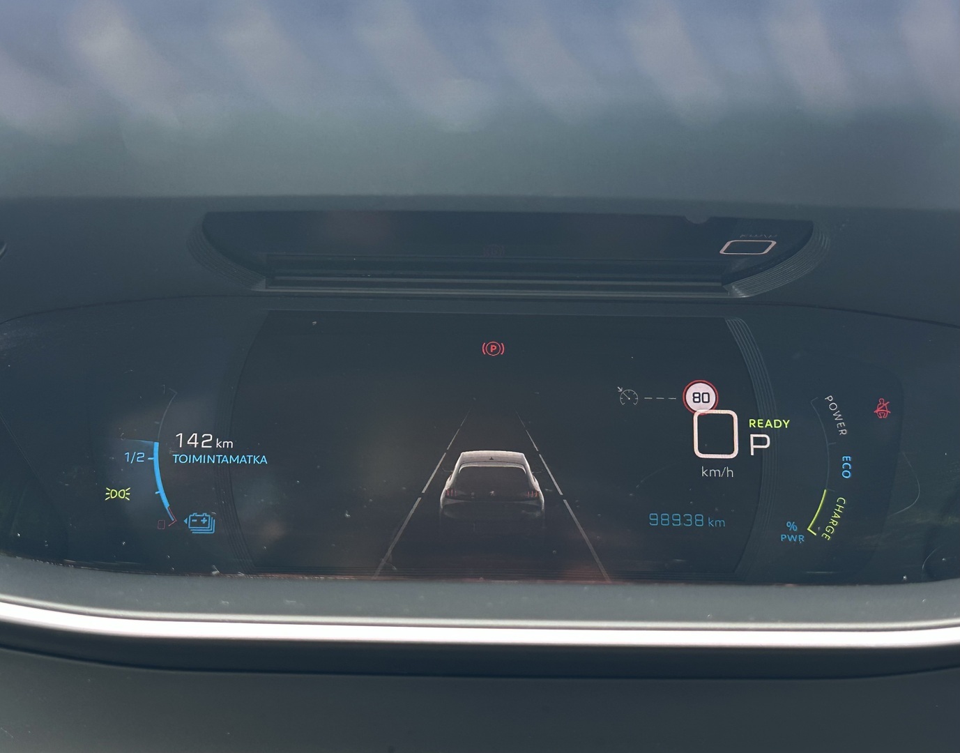 PEUGEOT e-208 2021