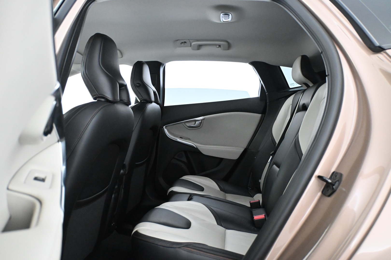VOLVO V40 Cross Country 2013