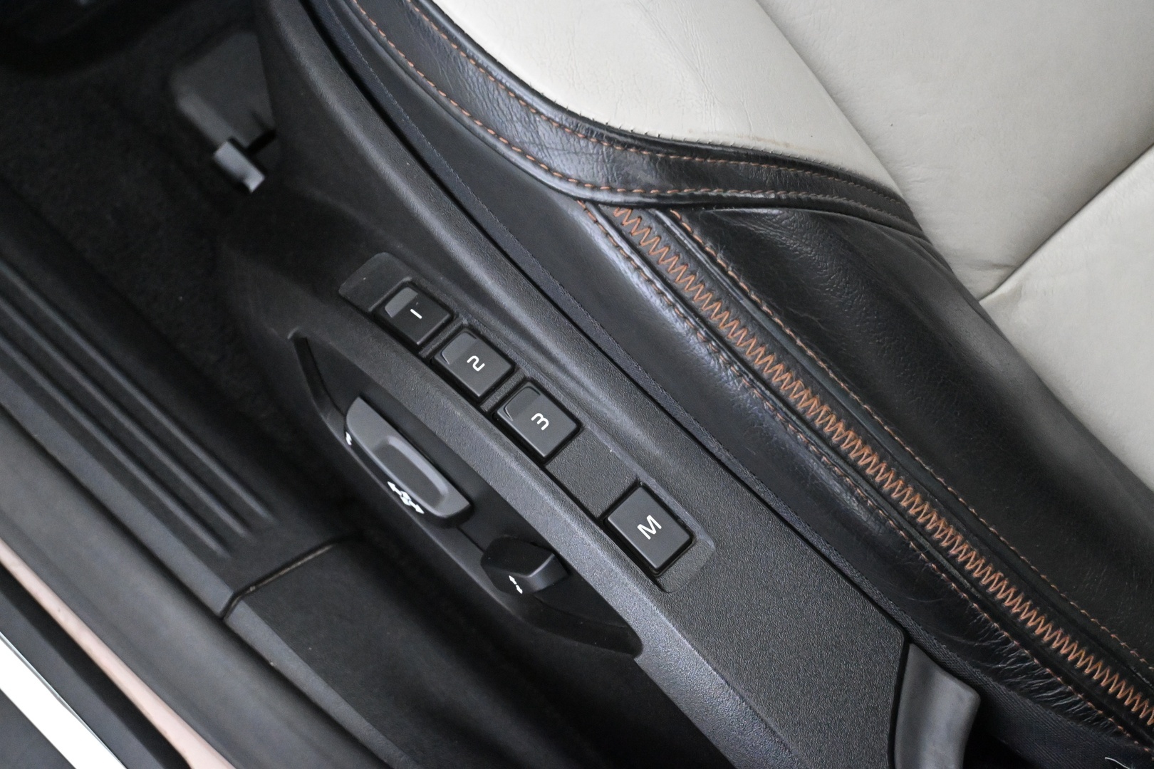 VOLVO V40 Cross Country 2013
