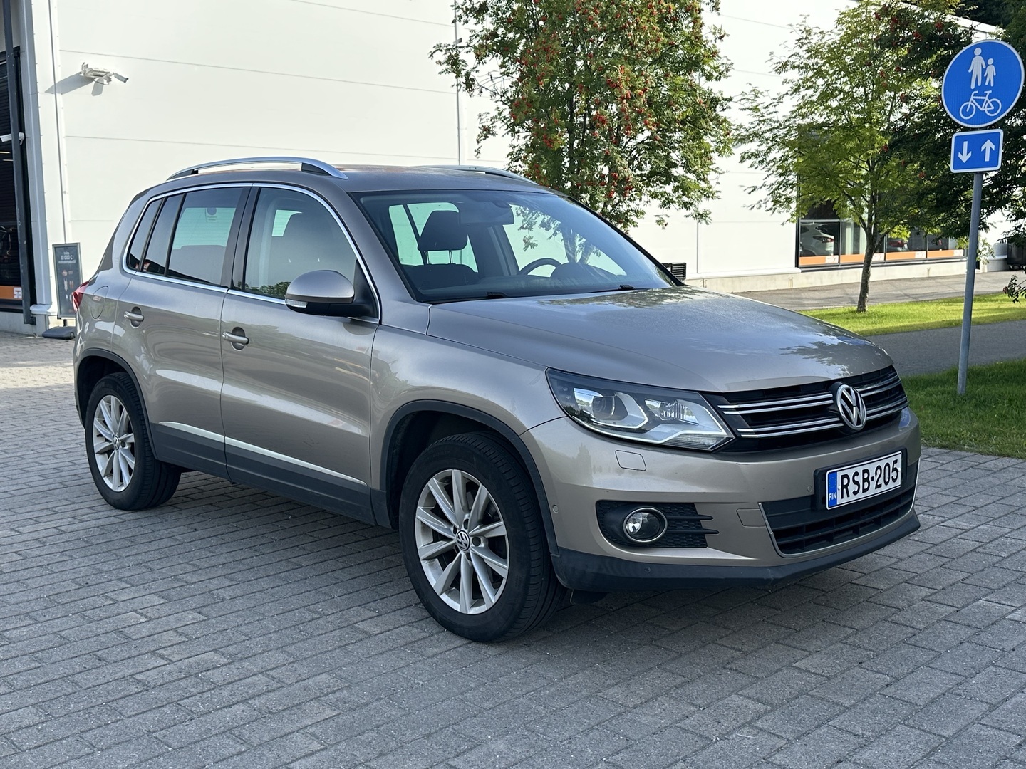 VOLKSWAGEN Tiguan 2016