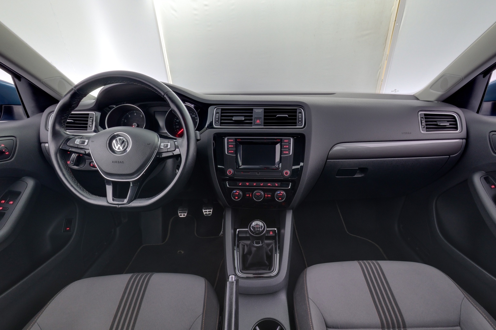 VOLKSWAGEN Jetta 2016