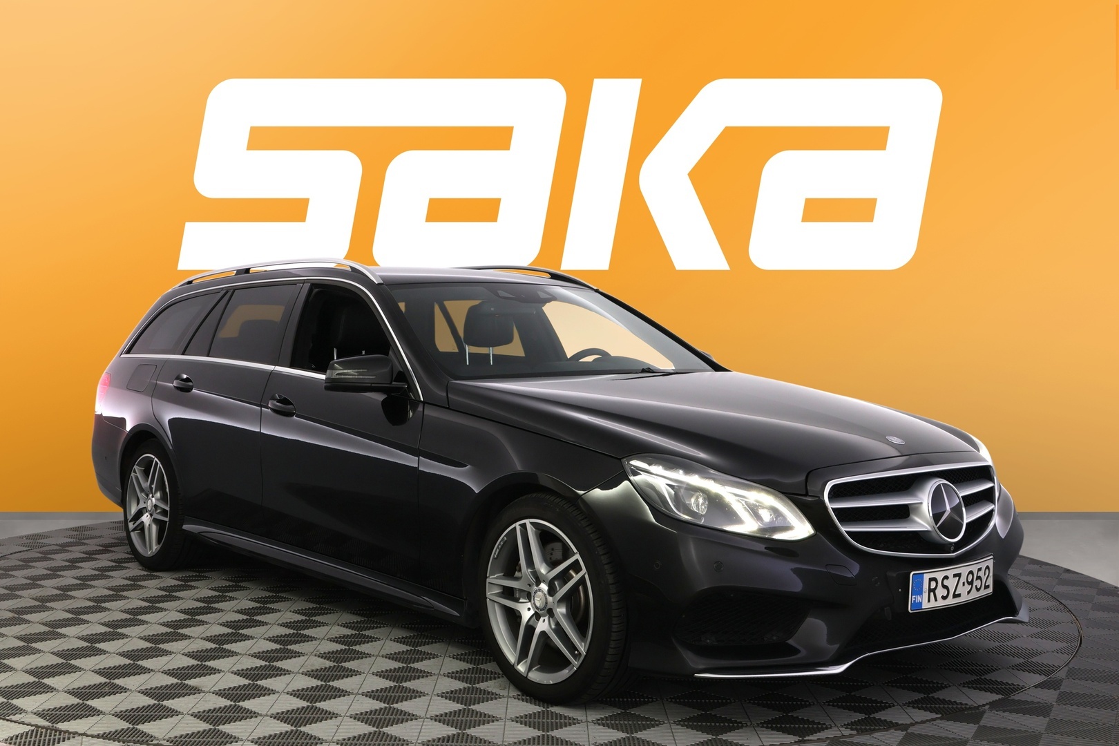 MERCEDES-BENZ E 2014