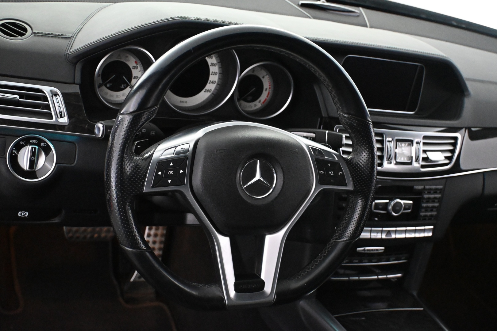 MERCEDES-BENZ E 2014