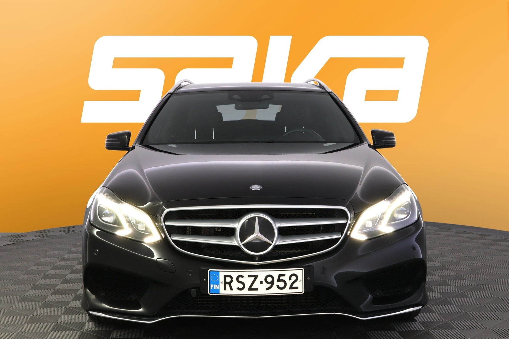 MERCEDES-BENZ E 2014