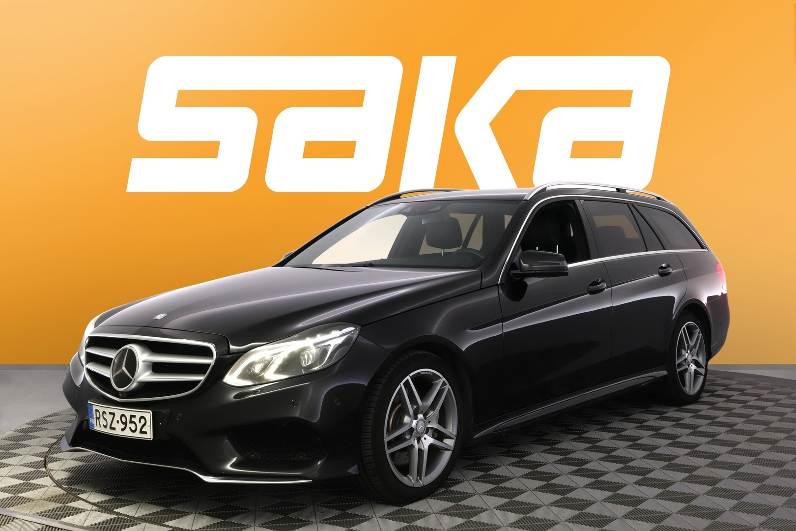 MERCEDES-BENZ E 2014