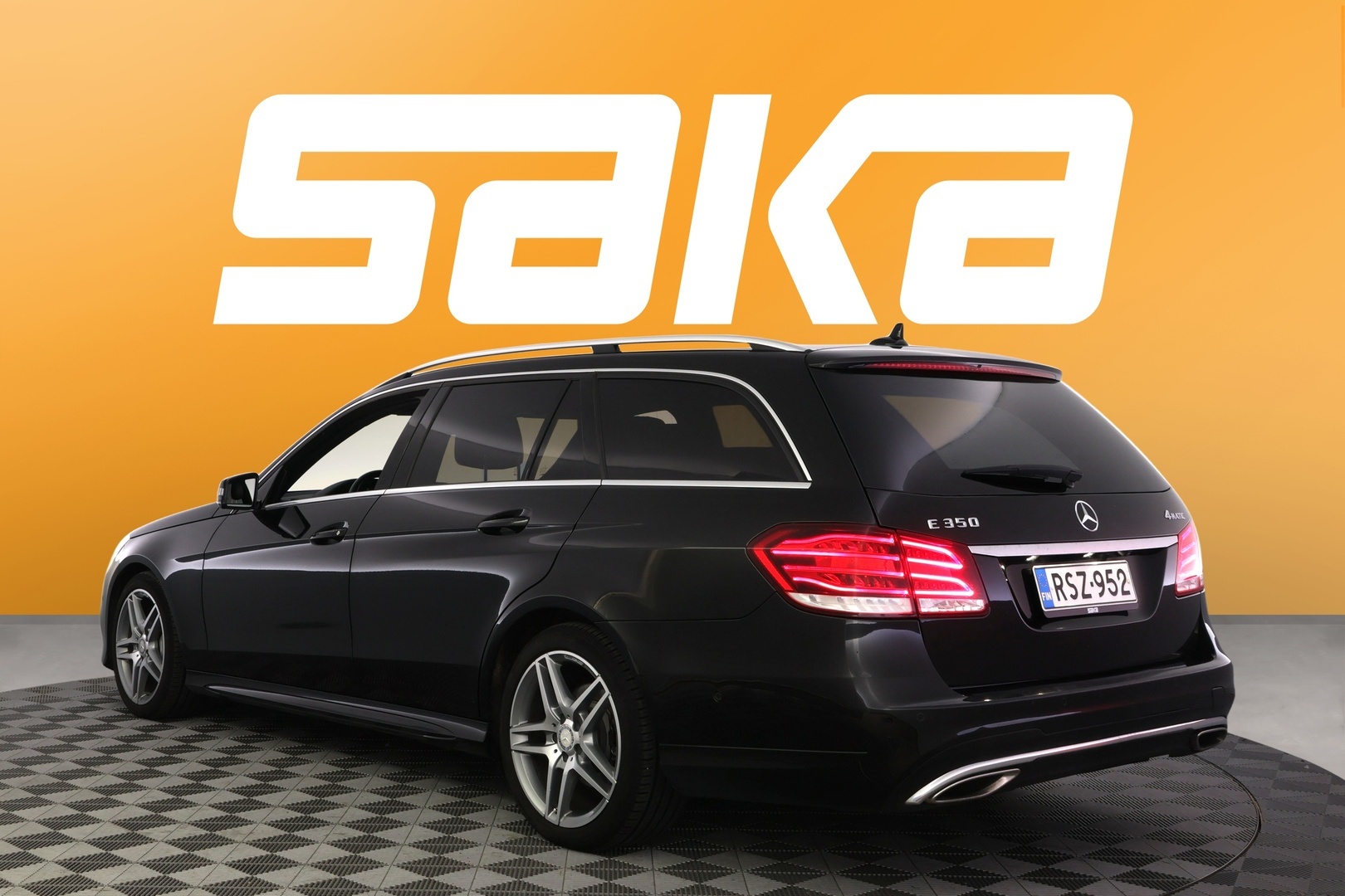 MERCEDES-BENZ E 2014