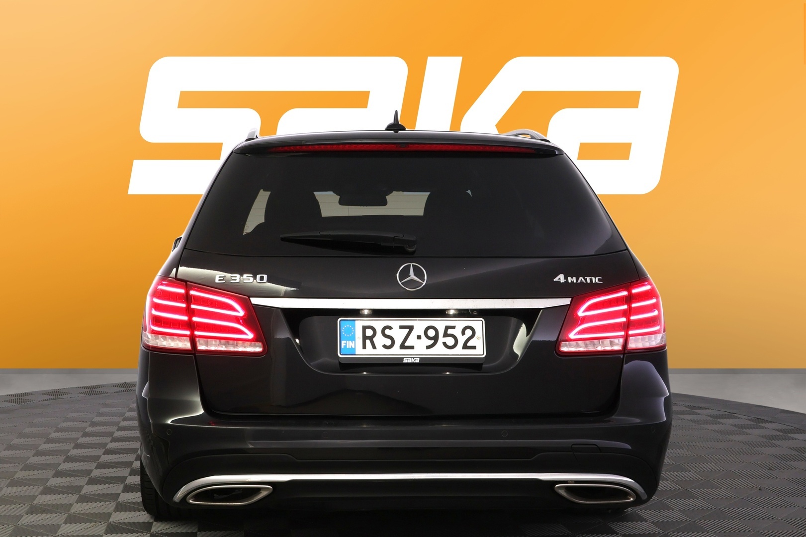 MERCEDES-BENZ E 2014