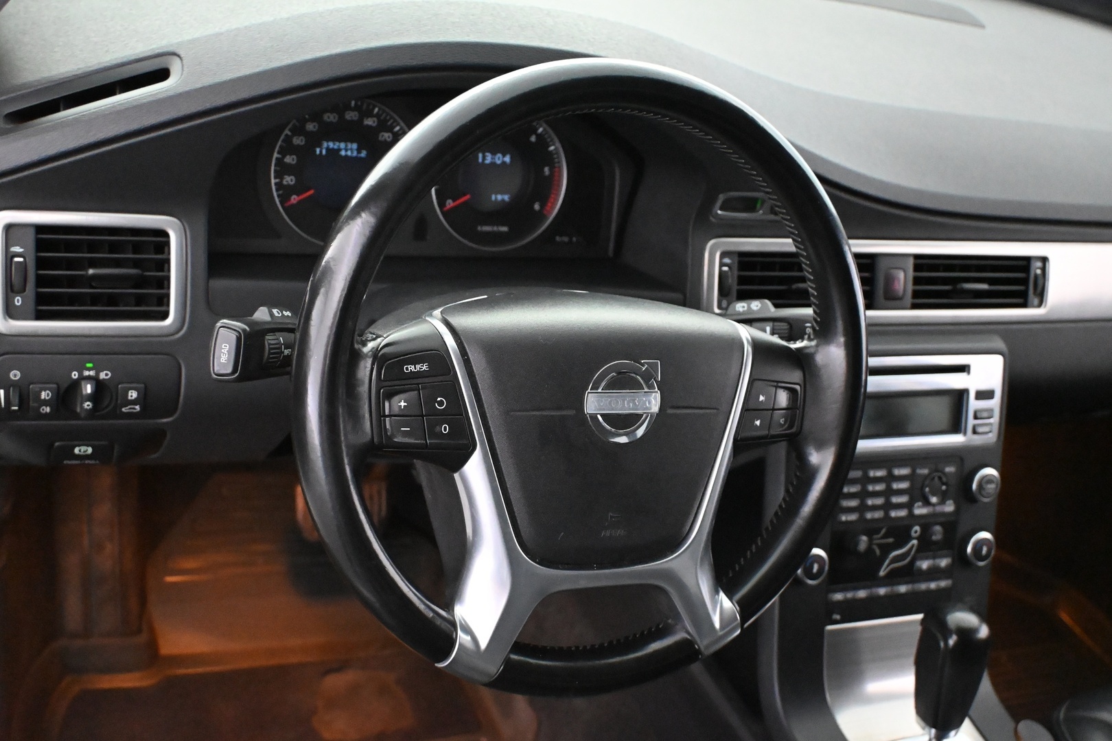 VOLVO V70 2009