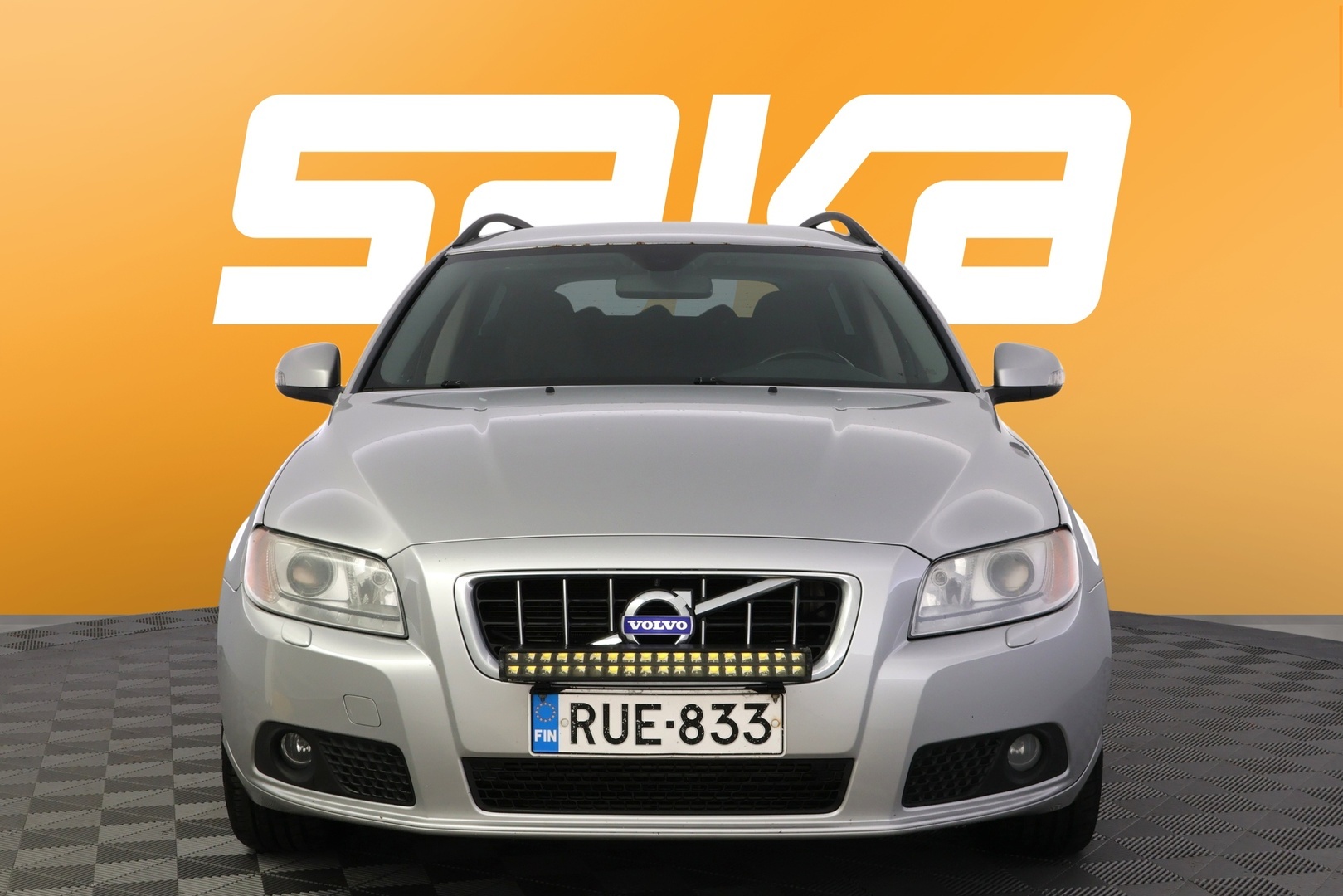 VOLVO V70 2009