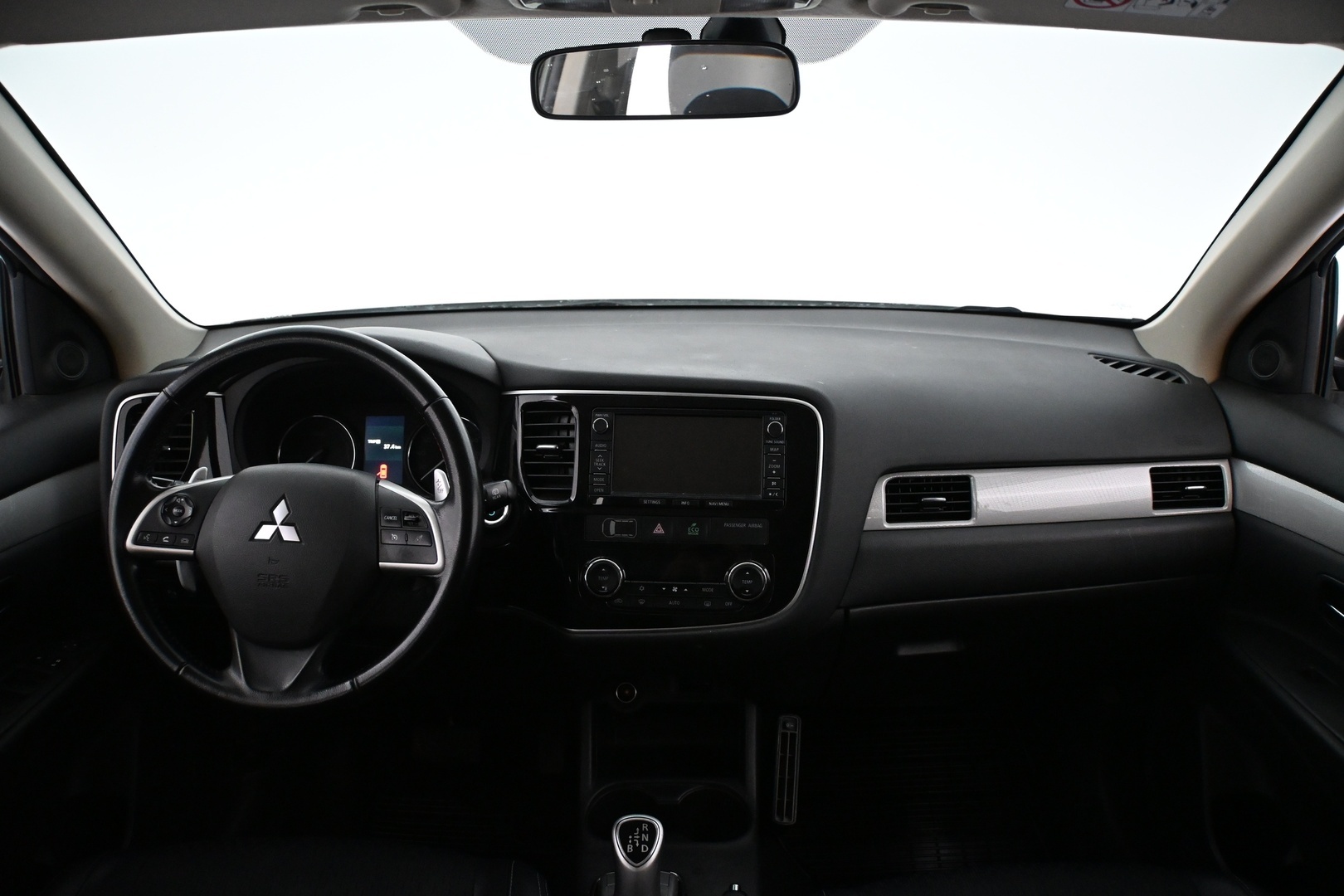 MITSUBISHI Outlander PHEV 2015