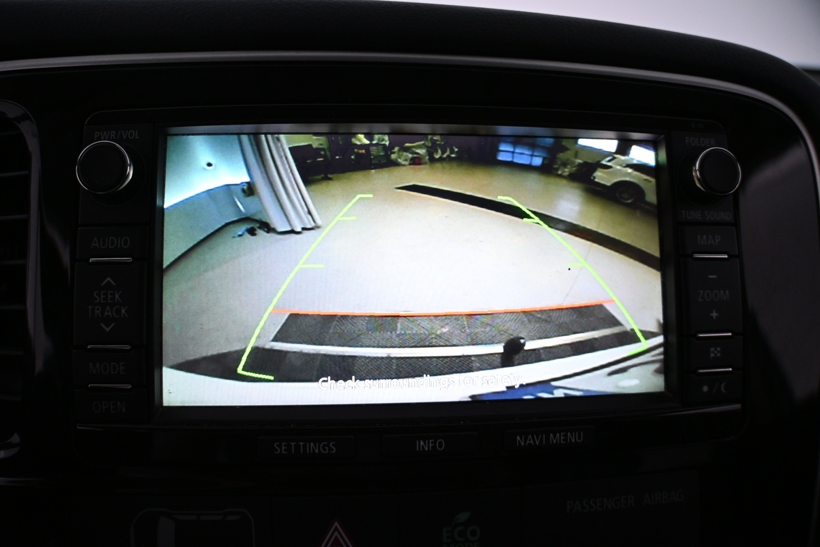 MITSUBISHI Outlander PHEV 2015