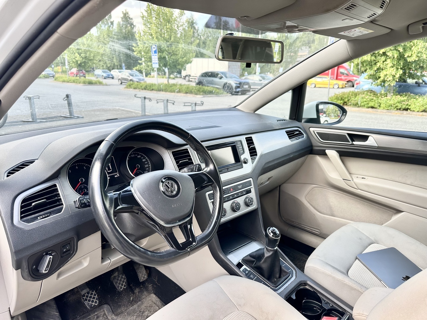 VOLKSWAGEN Golf Sportsvan 2015