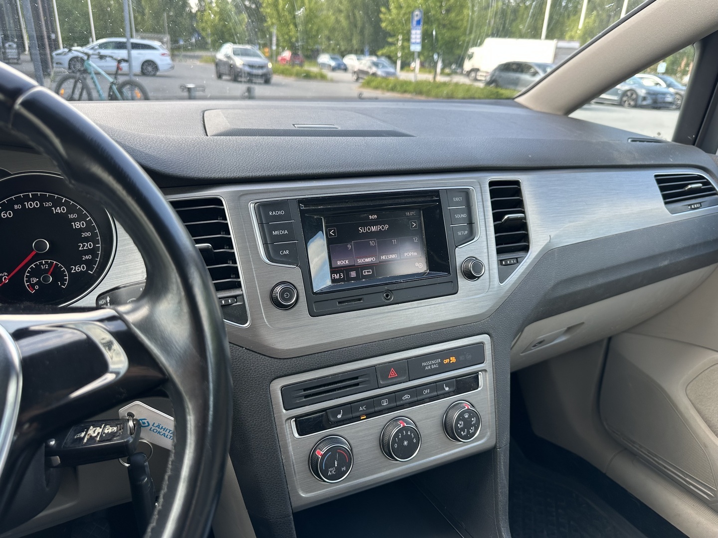 VOLKSWAGEN Golf Sportsvan 2015