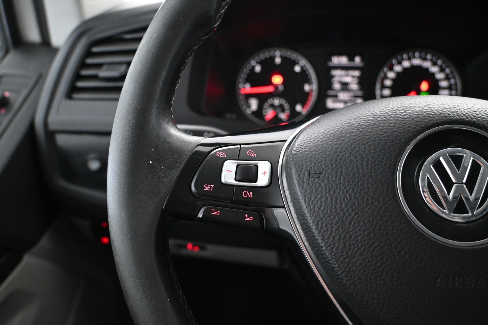 VOLKSWAGEN Transporter 2018