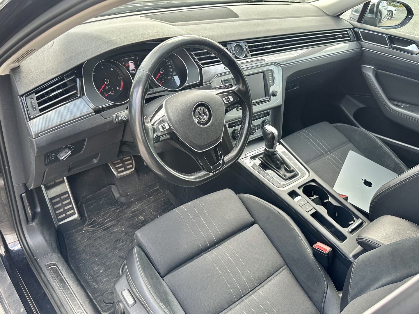VOLKSWAGEN Passat 2016