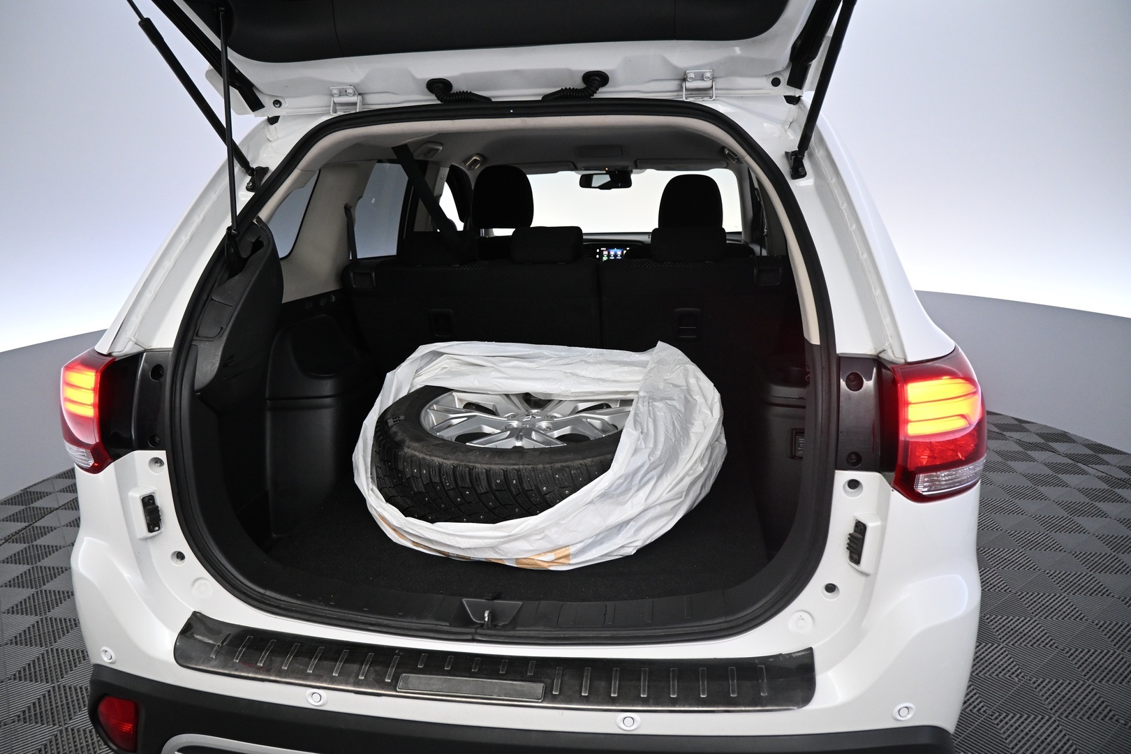 MITSUBISHI Outlander 2019