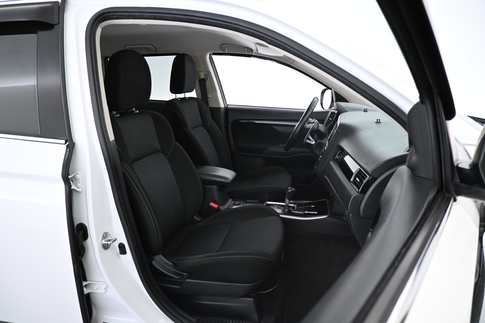 MITSUBISHI Outlander 2019