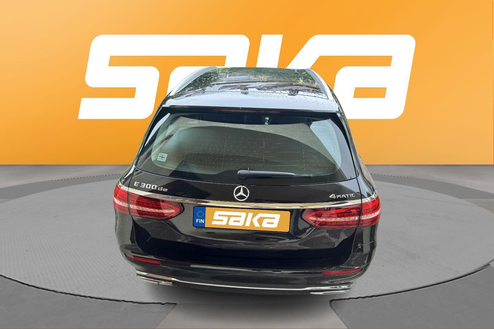 MERCEDES-BENZ E 2022