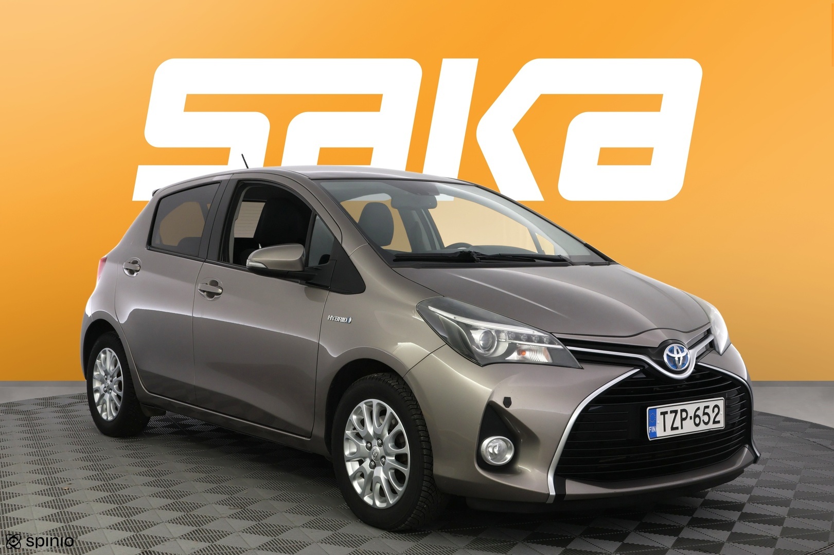 TOYOTA Yaris 2015