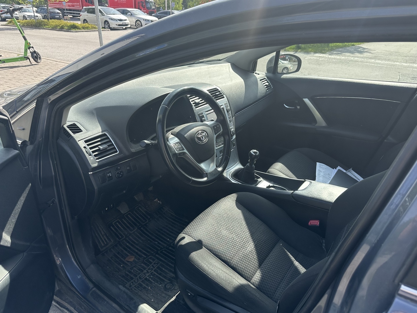 TOYOTA Avensis 2012