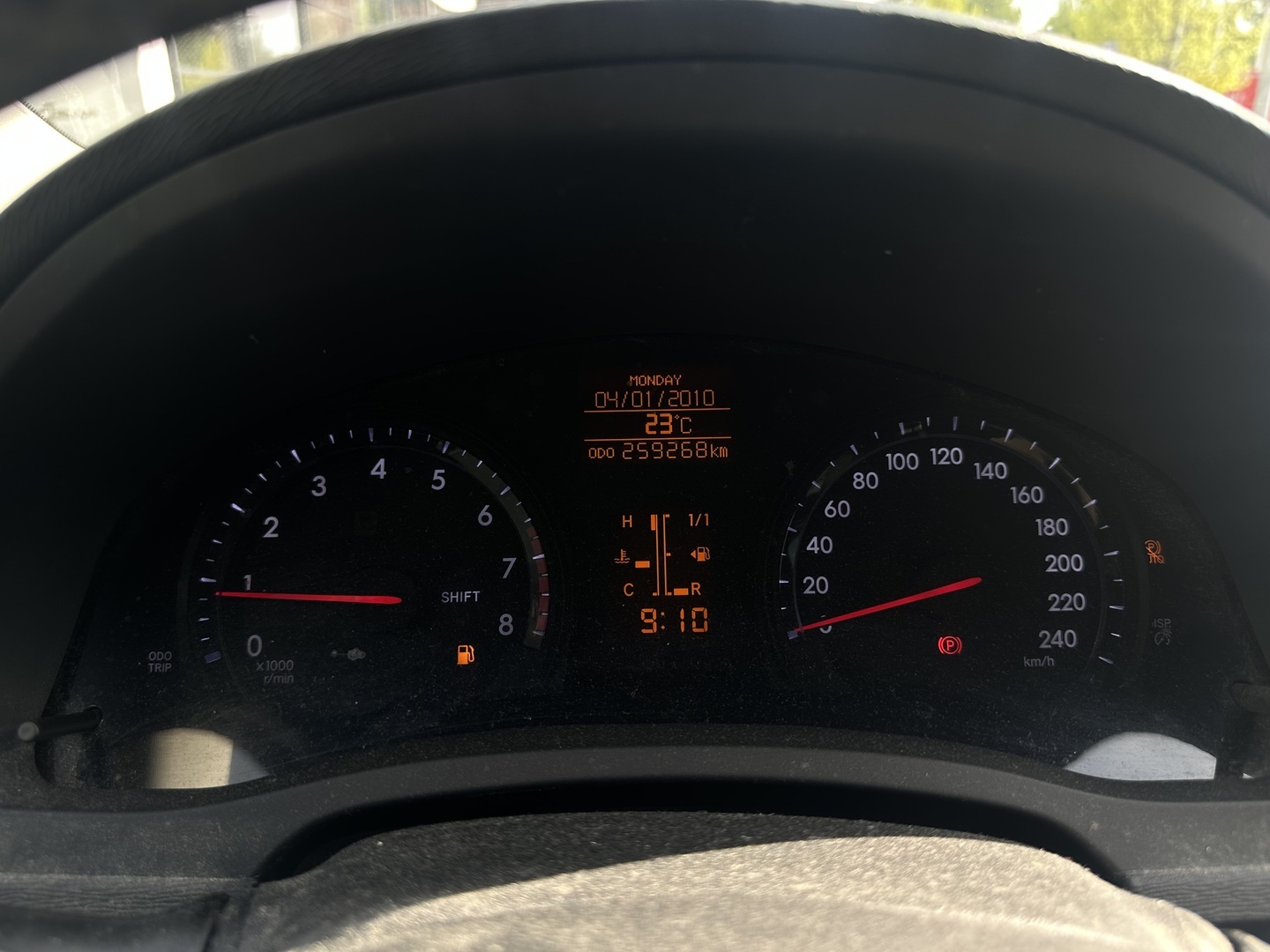 TOYOTA Avensis 2012