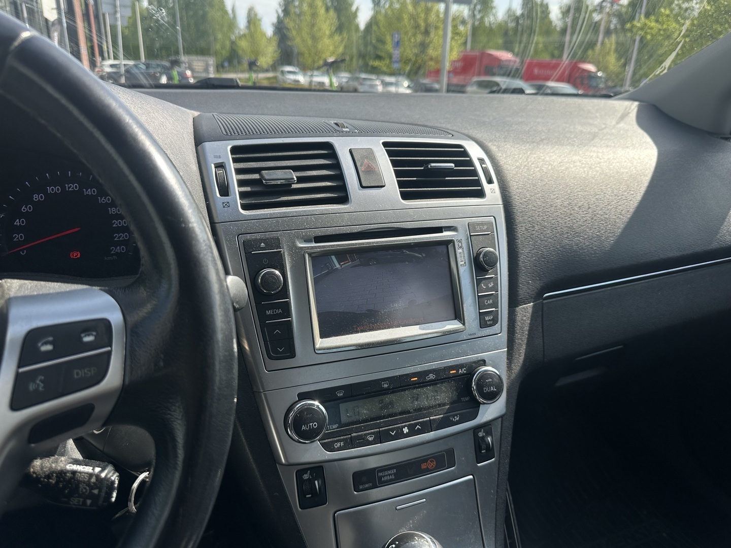 TOYOTA Avensis 2012