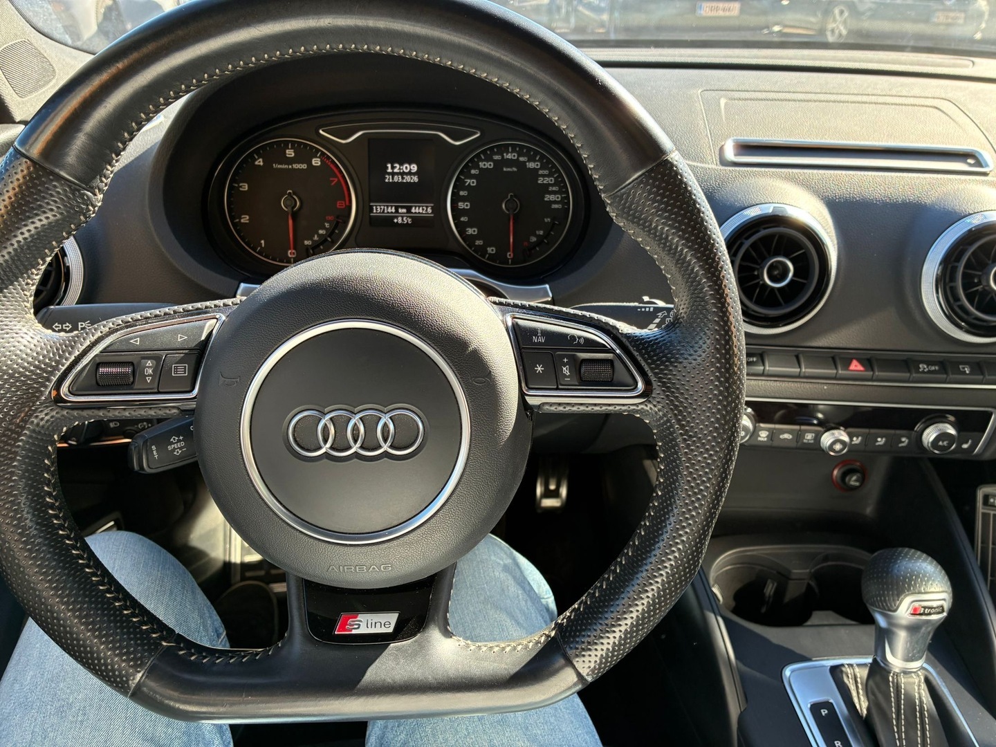 AUDI A3 2015