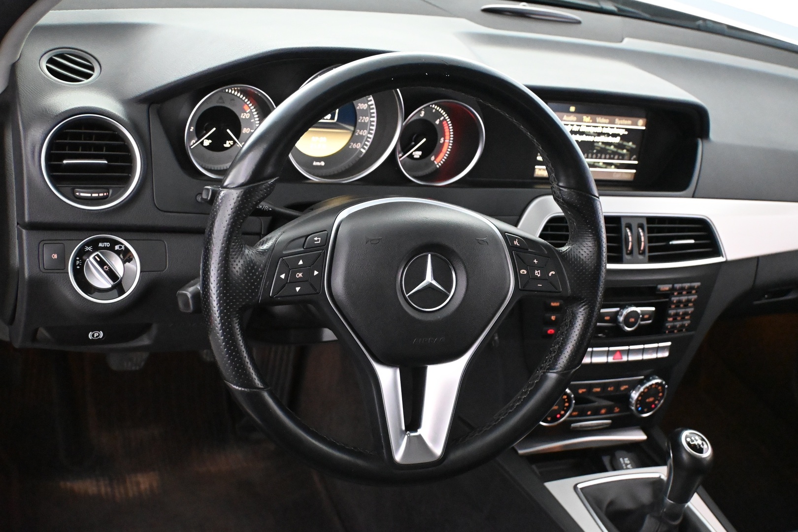 MERCEDES-BENZ C 2012
