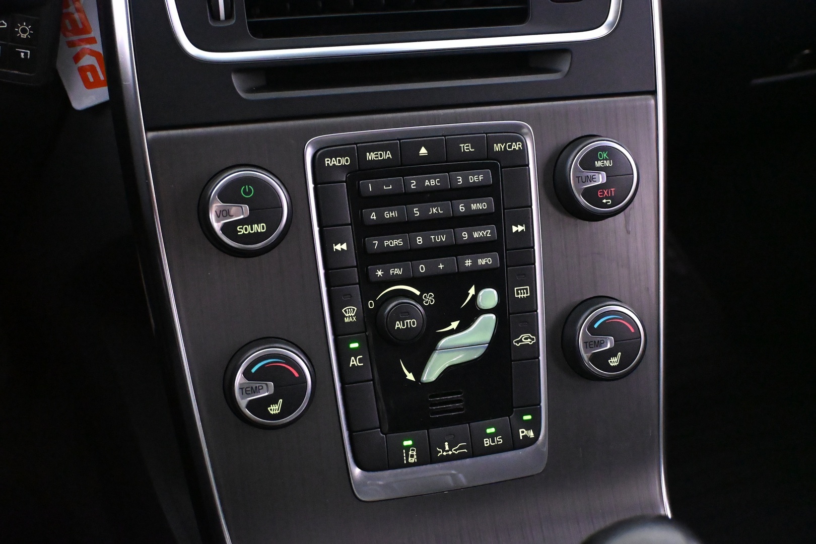 VOLVO V60 2011