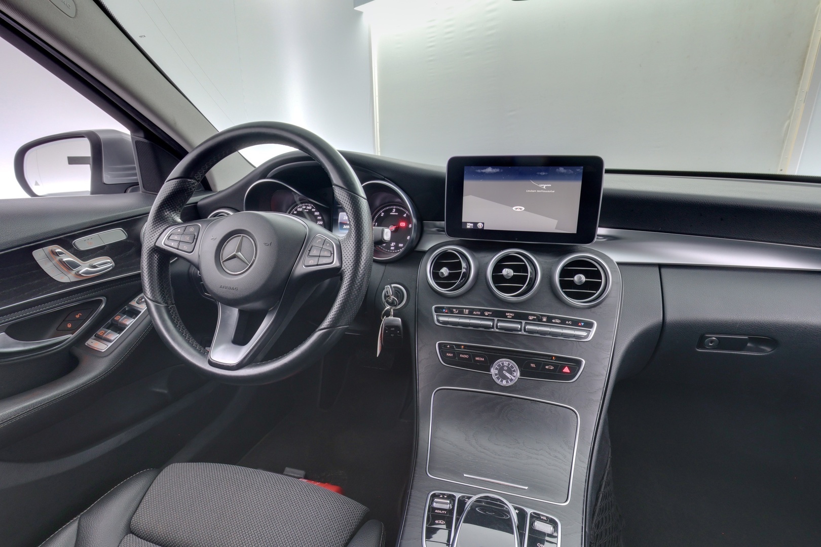 MERCEDES-BENZ C 2015