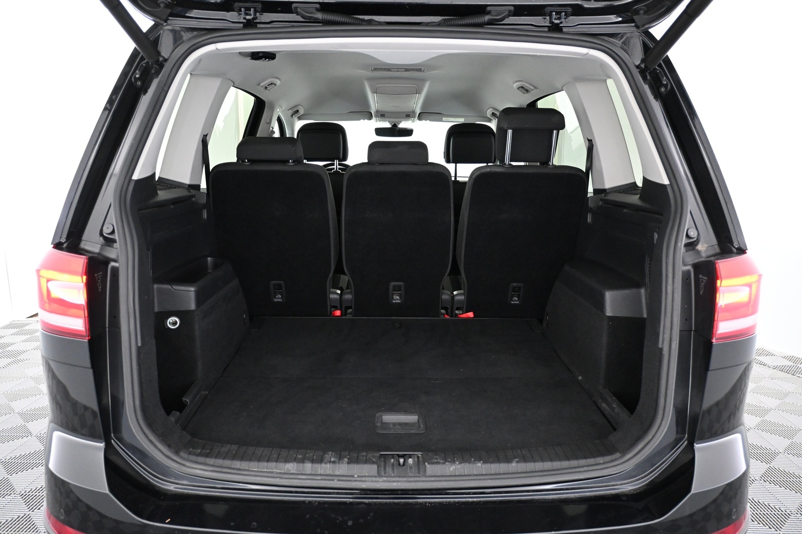 VOLKSWAGEN Touran 2017