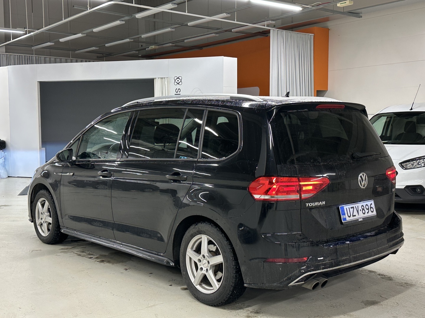 VOLKSWAGEN Touran 2017