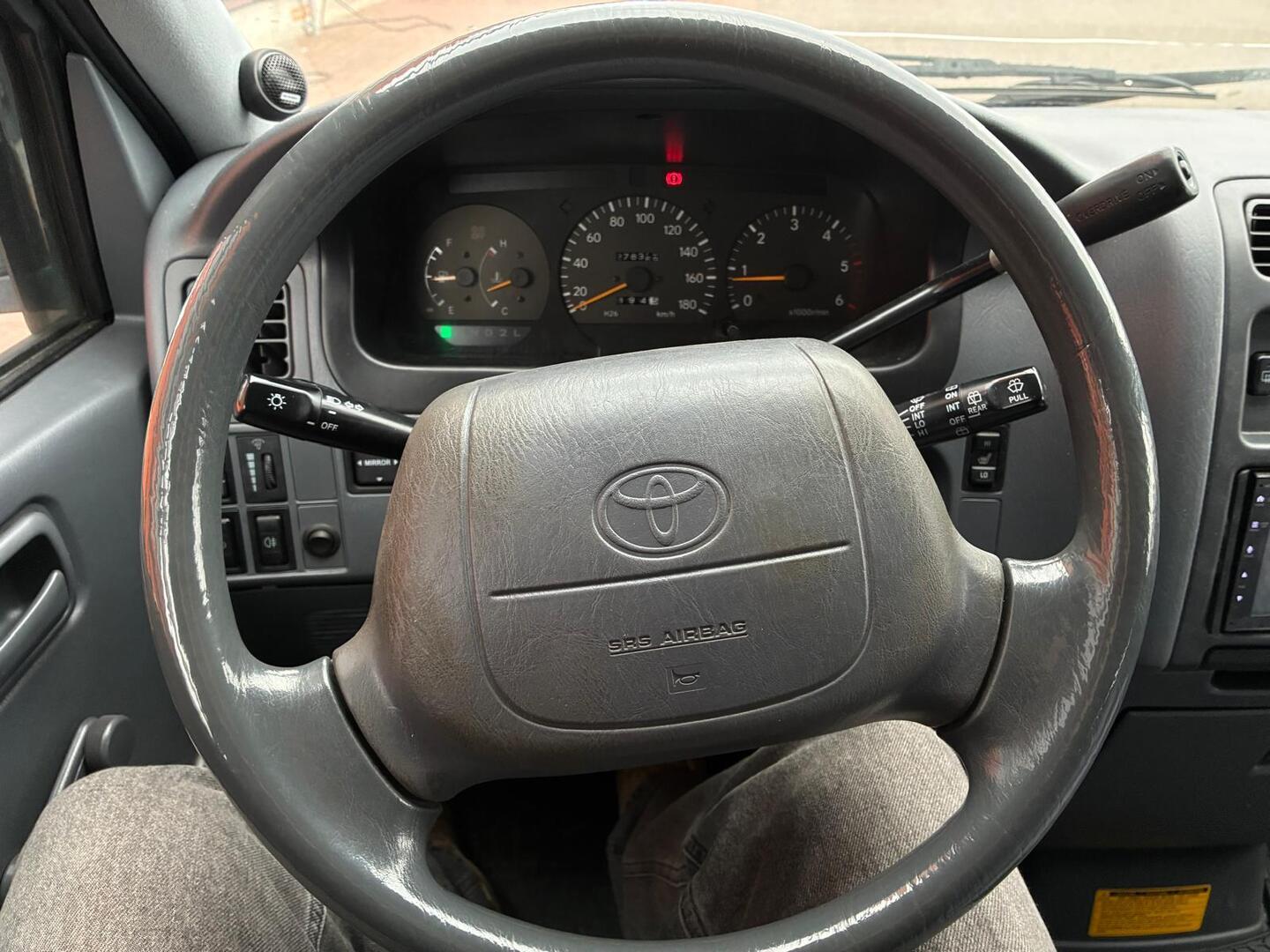 TOYOTA Hiace 2001