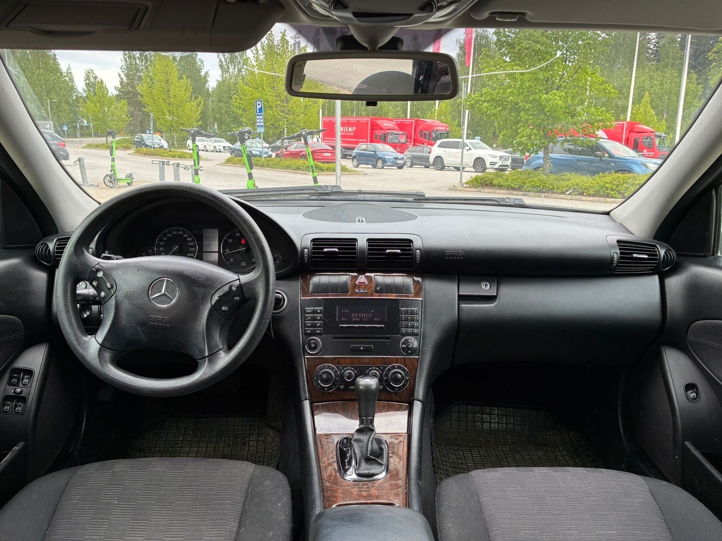 MERCEDES-BENZ C 2004