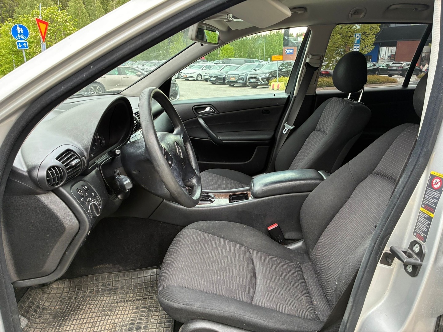 MERCEDES-BENZ C 2004