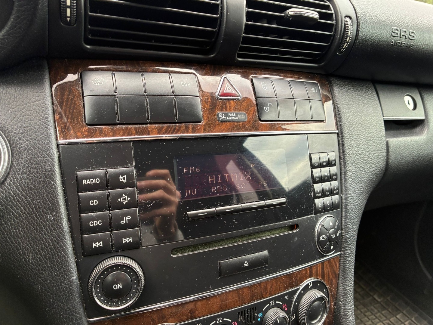 MERCEDES-BENZ C 2004