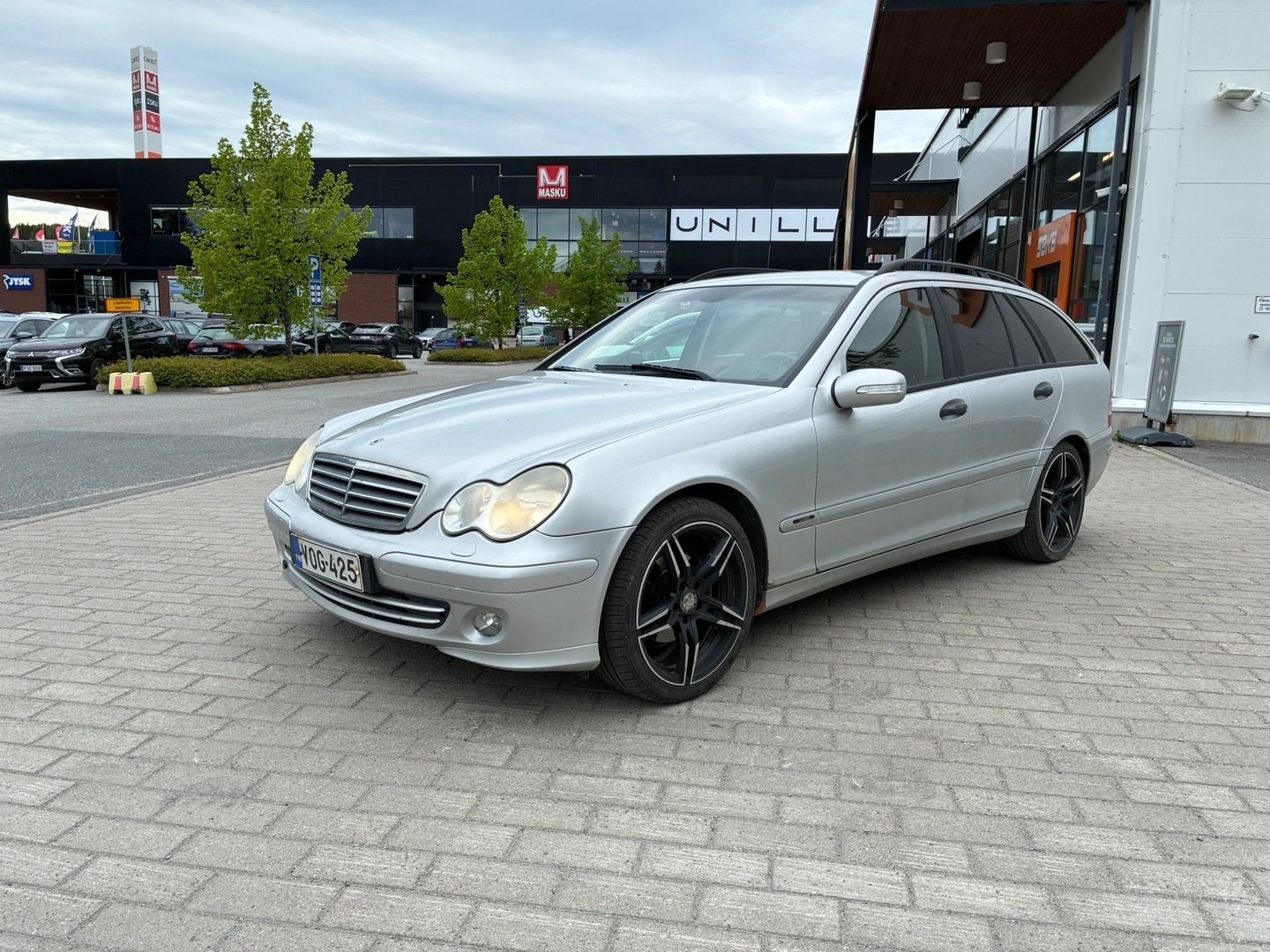 MERCEDES-BENZ C 2004