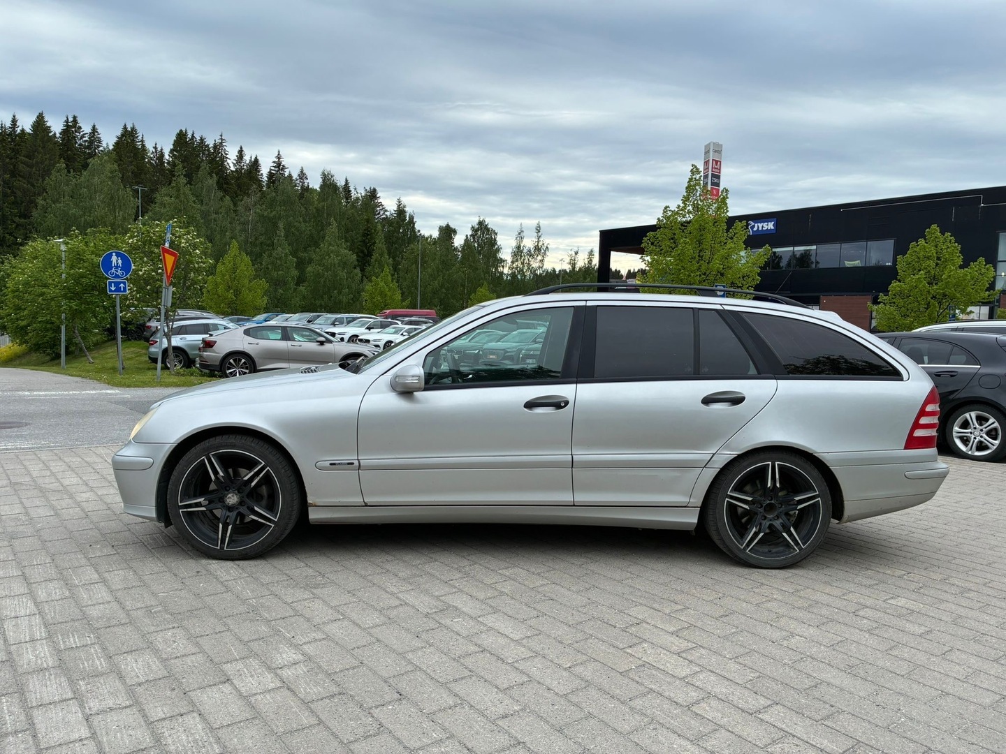 MERCEDES-BENZ C 2004