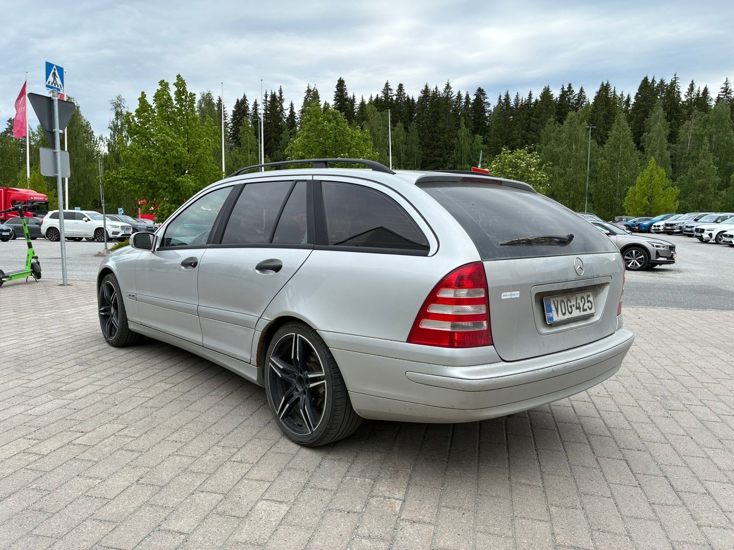 MERCEDES-BENZ C 2004