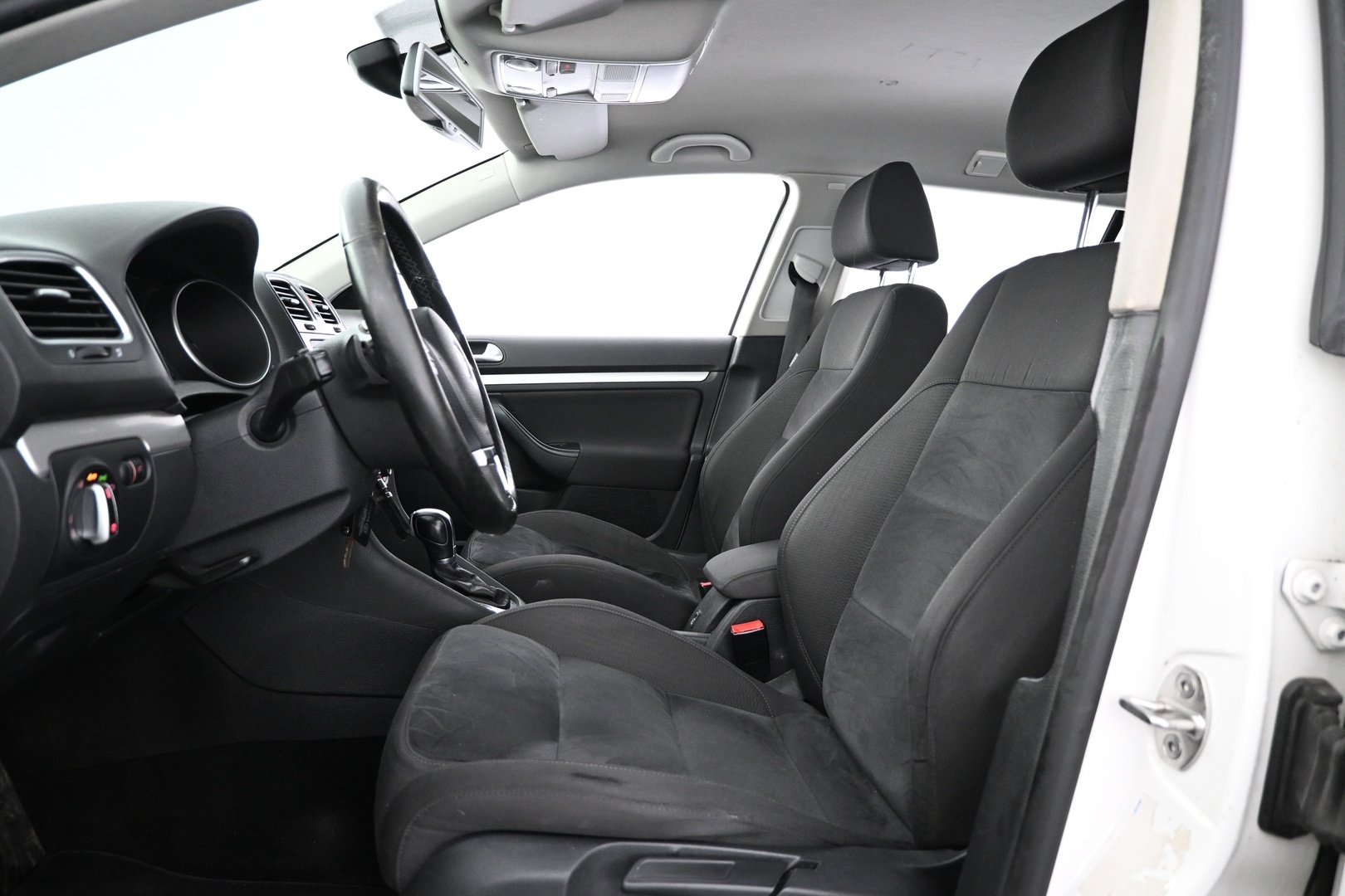 VOLKSWAGEN Golf 2012