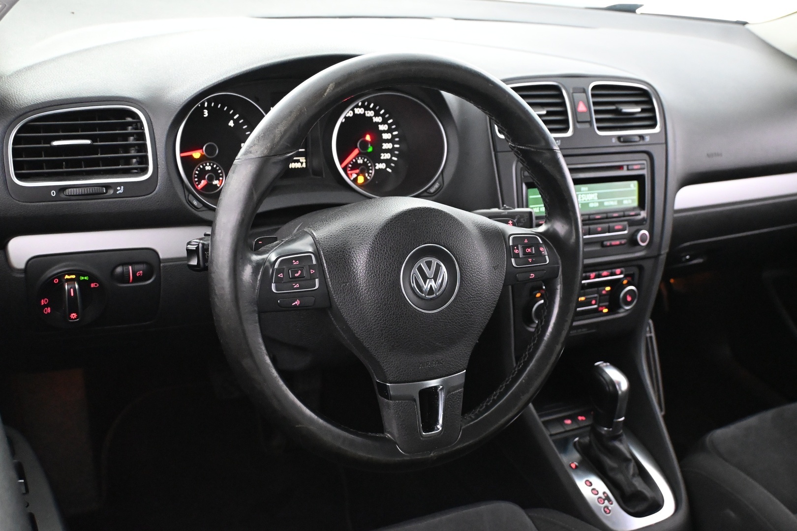 VOLKSWAGEN Golf 2012